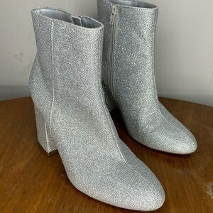 Madden Girl Glitter Fab Silver Womens Boots Size 8.5